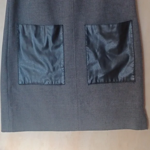 Ann Taylor Gray Shift Dress With Faux Leather Patch Pockets, Sleeveless, V-Neck - Picture 6 of 13